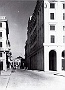 via Verdi da piazza Insurrezione sullo sfondo i portici dell'antica Stramaggiore (ora via Dante) prima dello sventramento anni 30(Adriano Danieli)